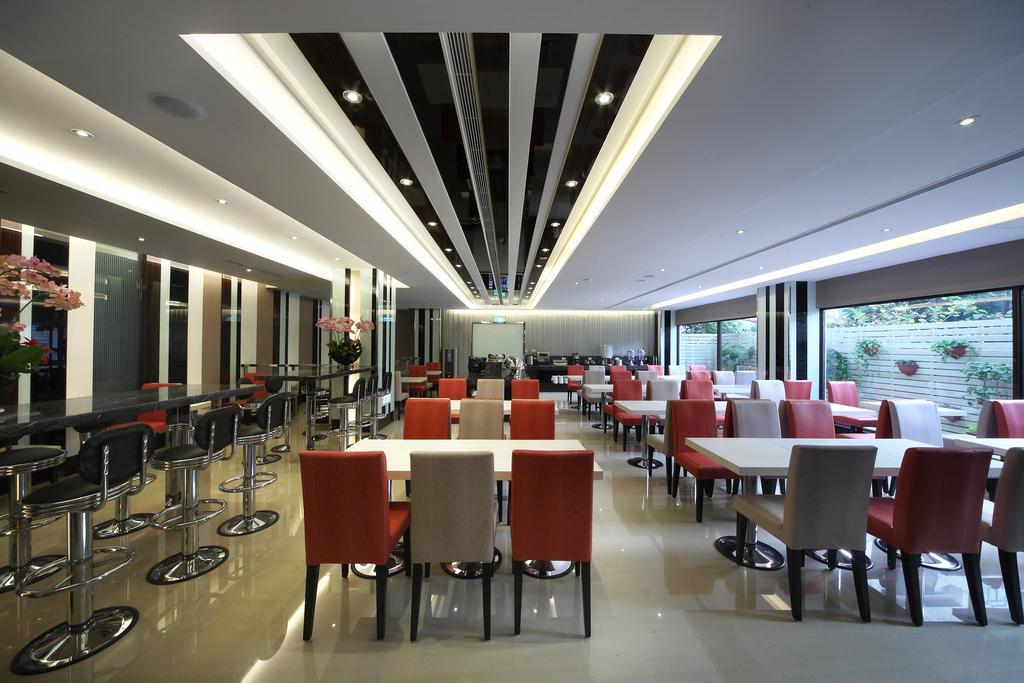 宜都大飯店 Idol Hotel Kaohsiung Exterior foto