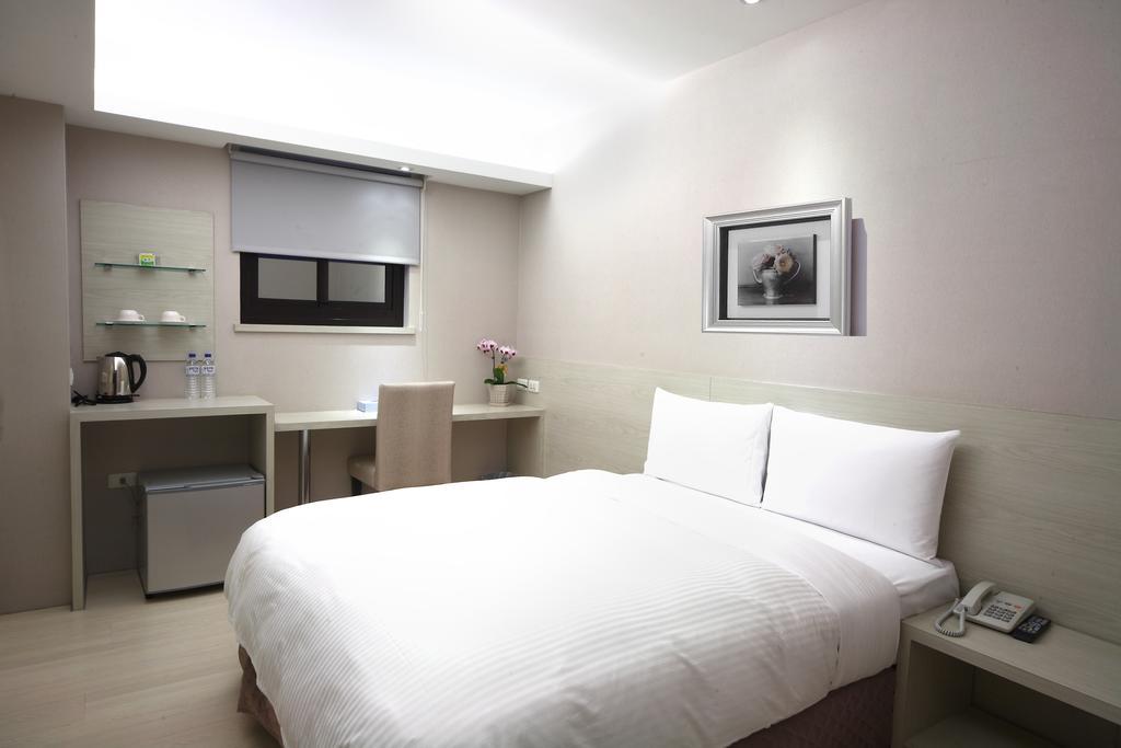 宜都大飯店 Idol Hotel Kaohsiung Exterior foto